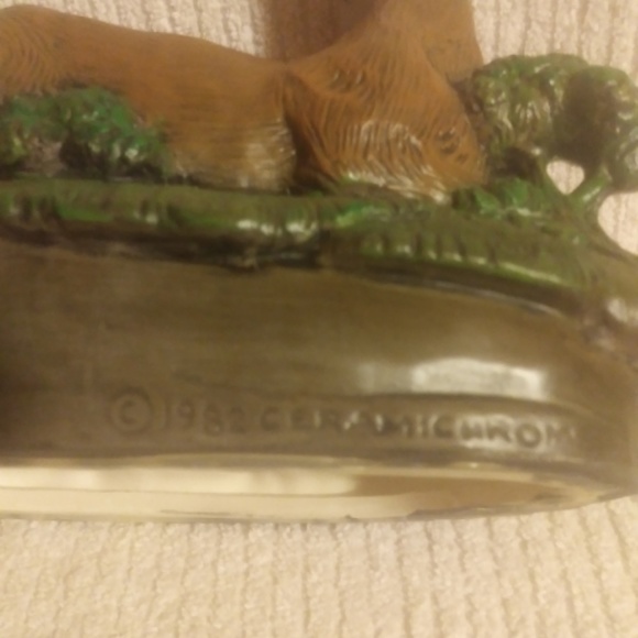 1982 Vintage Ceramic Doe and Fawn Resting - Picture 2 of 2